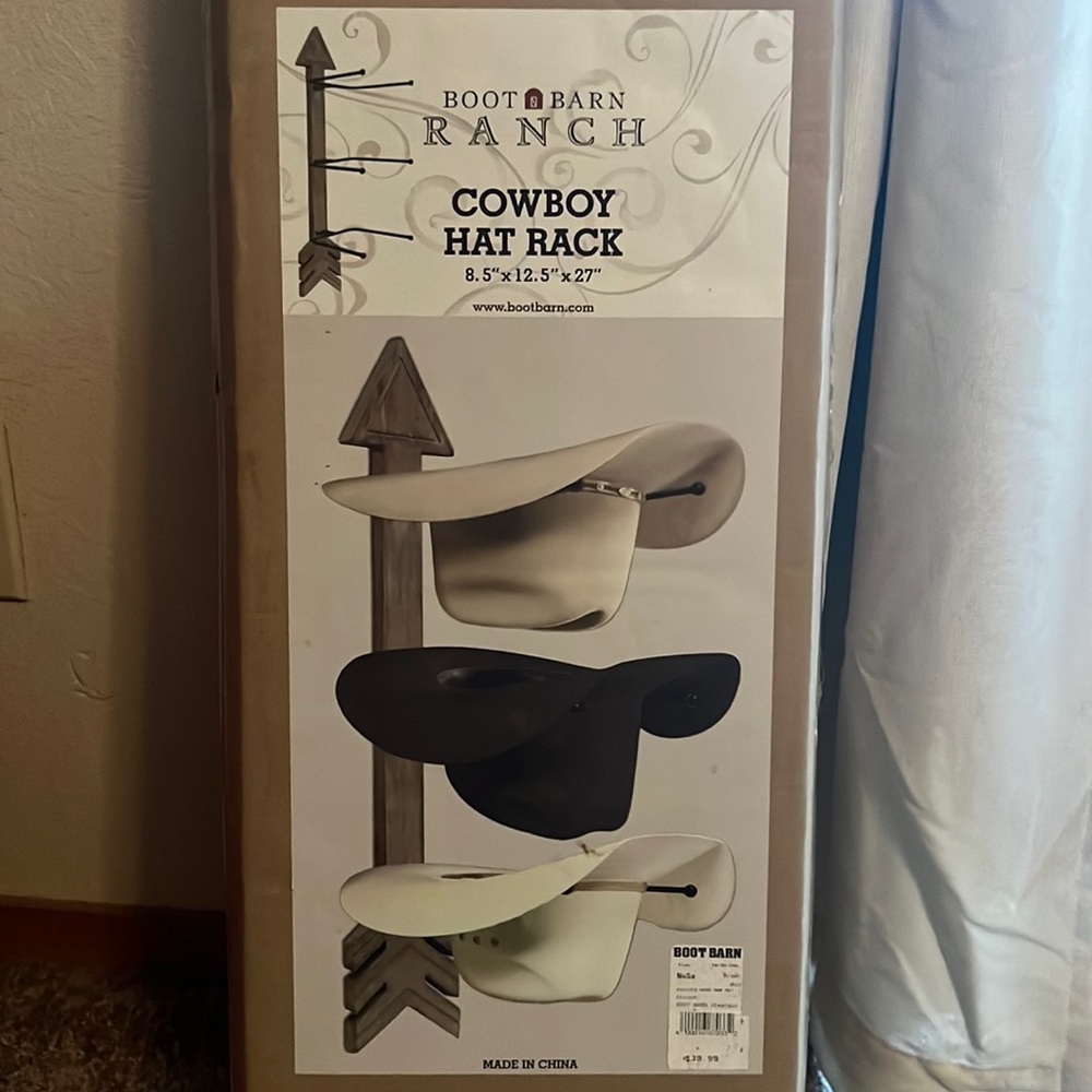 NIB wood arrow 3 hat rack